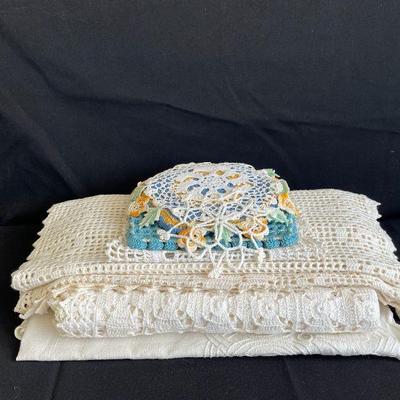 Vintage Crotchet * Linen * Tablecloths * Runners * Doilies etc
