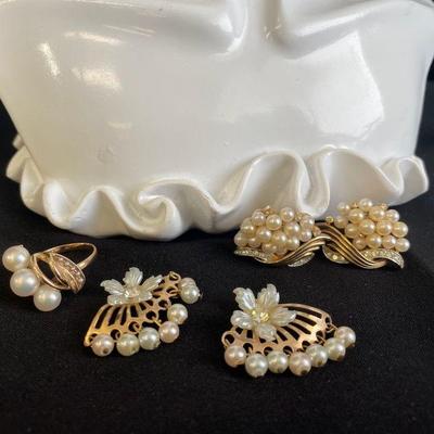 Stunning Gold Pearl Ring Size 6 1/2 * Trifari Clip On Earrings Most likely Pearl Jackets
