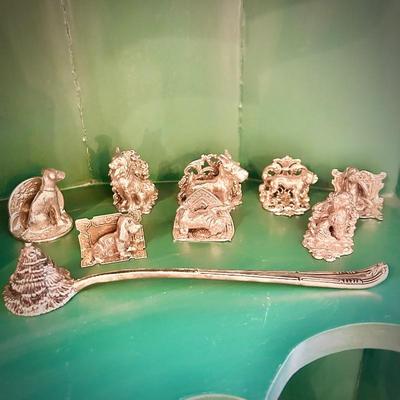 Vintage dog-themed place card holder