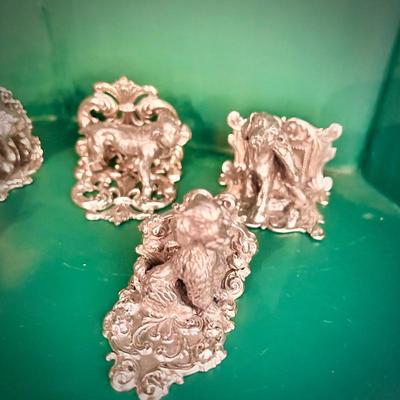 Vintage dog-themed place card holder