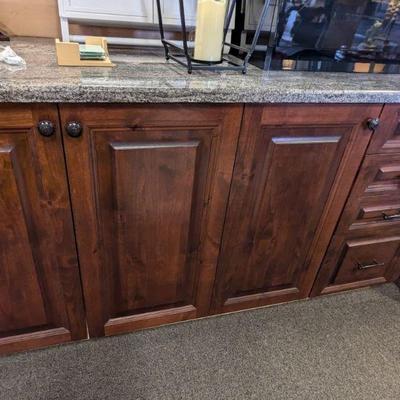 Beautiful Cabinets and Granite Tops (New)
