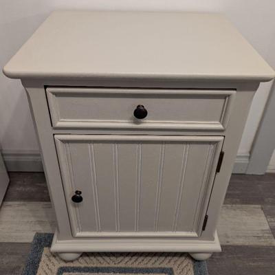 Lovely Solid Heavy Wood Anywhere Cabinet, End Table, Night Stand, Hall Cabinet.  Text us if interested and we will bring this item in....