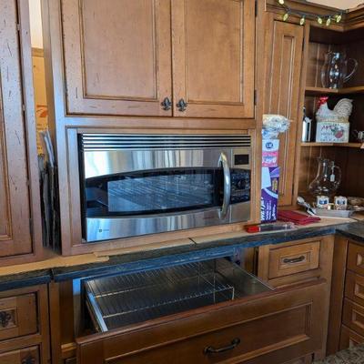 Large Electric Warming Drawer.  Brand New