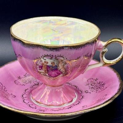 Royal Crown 4660 Teacup And Saucer
https://ctbids.com/estate-sale/31612/item/3566044/Royal-Crown-4660-Teacup-And-Saucer