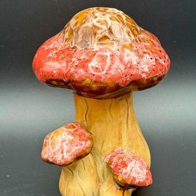 Vintage Ceramic Mushroom
https://ctbids.com/estate-sale/31612/item/3566209/Vintage-Ceramic-Mushroom