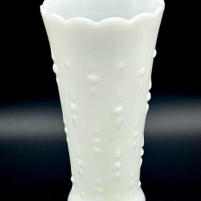 Mid Century Milk Glass Tear Drop Vase
https://ctbids.com/estate-sale/31612/item/3566199/Mid-Century-Milk-Glass-Tear-Drop-Vase