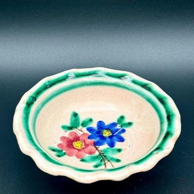 Signed Trinket Dish Made In Italy
https://ctbids.com/estate-sale/31612/item/3566038/Signed-Trinket-Dish-Made-In-Italy