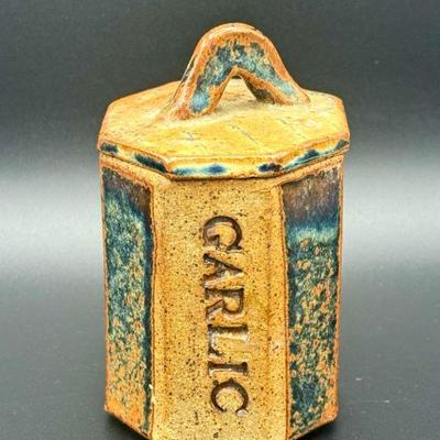 Vintage Garlic Jar Stamped
https://ctbids.com/estate-sale/31612/item/3566034/Vintage-Garlic-Jar-Stamped