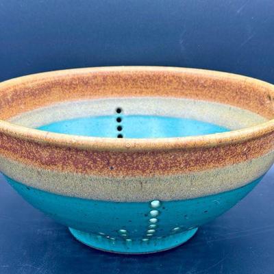 https://ctbids.com/estate-sale/31612/item/3566241/Gorgeous-Ceramic-Colander