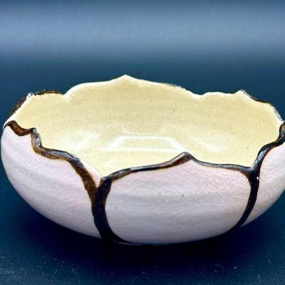 Signed Trinket Dish
https://ctbids.com/estate-sale/31612/item/3566057/Signed-Trinket-Dish