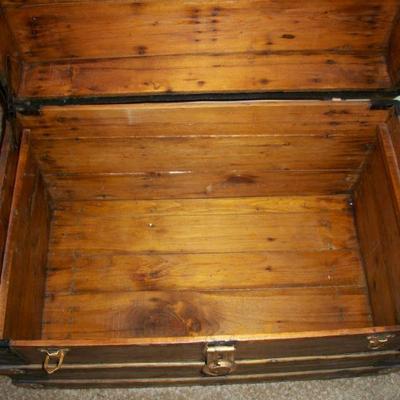 Bottom interior of Trunk