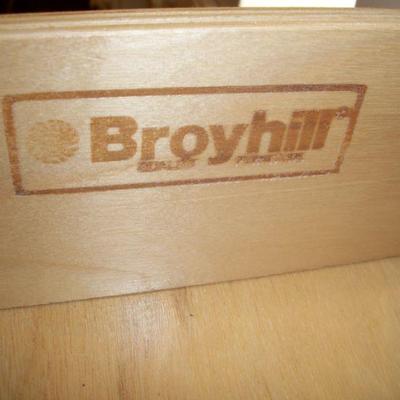 Makers label
