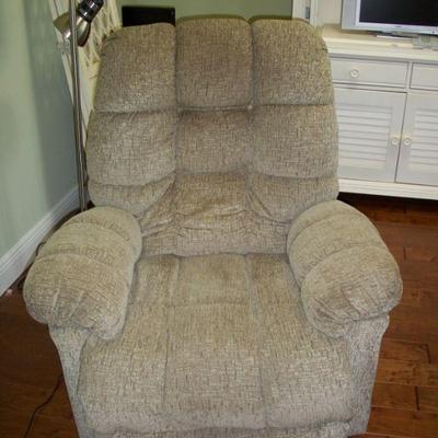 ***BIN*** Best Power Recliner with USB Port - $160.00