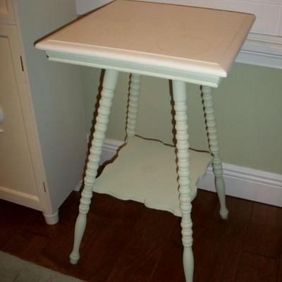 Antique/Vintage Painted Wood Side Table.