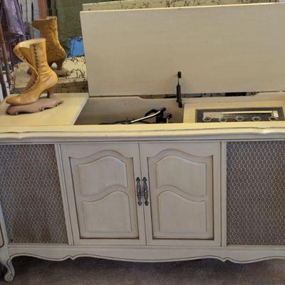 Working Sylvania stereo console!