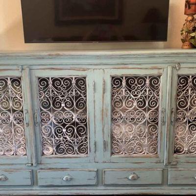 Tt114 vintage credenza