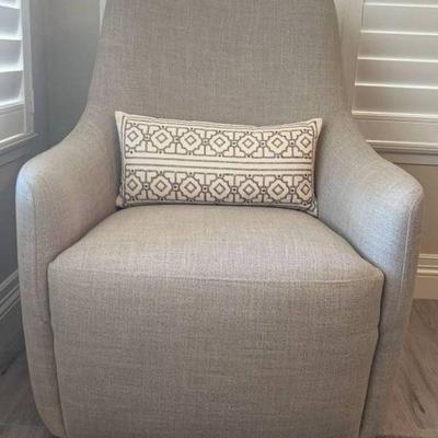 Tt110 boulevard swivel chair