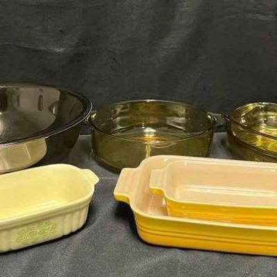 Ct141 vintage fall themed bakeware with le creuset and pyrex