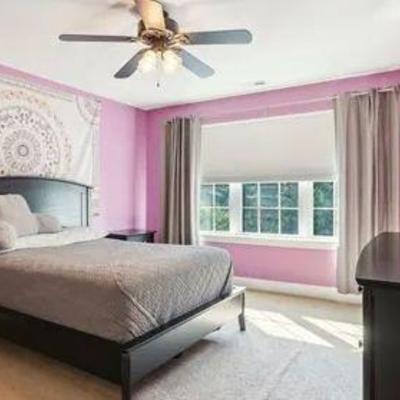 Pottery Barn full bedroom set very good condition. 