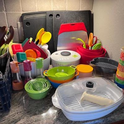 COLORFUL KITCHEN GADGETS