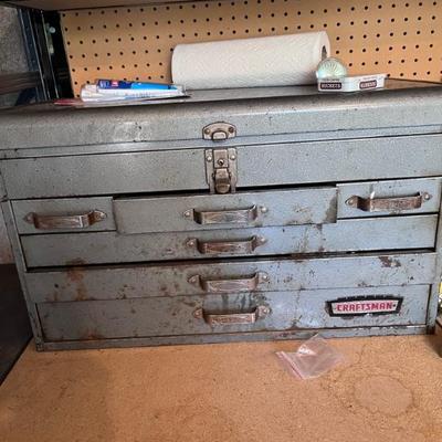CRAFTMAN TOOL BOX