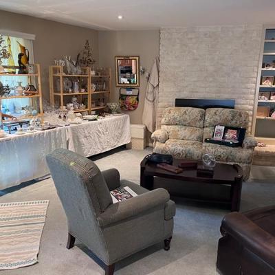 DEN/ FURNITURE