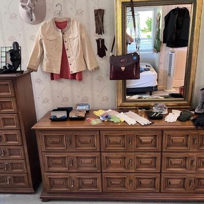 MID-MODERN DREXEL BEDROOM SET