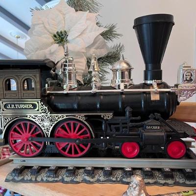 TRAIN DECANTER