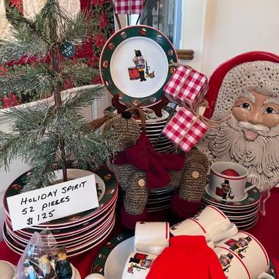 HOLIDAY DISHWARE