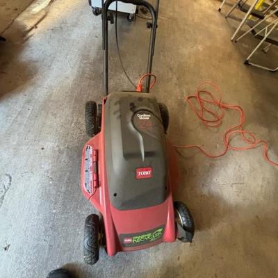 Electric lawnmower 