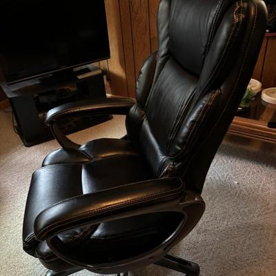 Nice leather office chair 