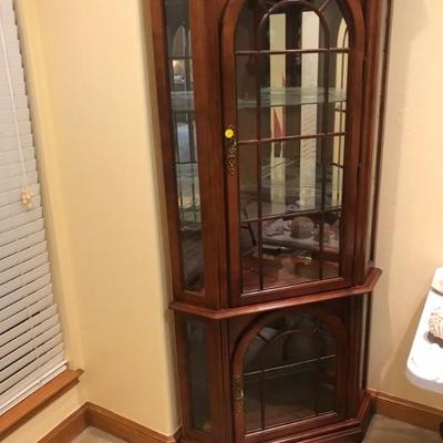 Pulaski Corner Curio