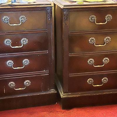 Stunning Mahogany Bedroom Set (Headboard / Footboard, Highboy, Lowboy with Mirror, Nightstands