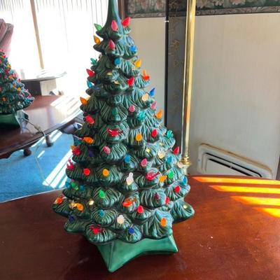 Holland Mold Lighted Ceramic Christmas Tree in Green