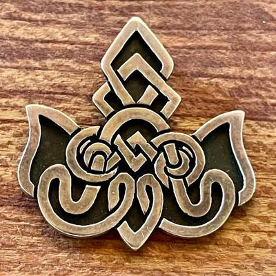 Vintage Celtic Knot Design Sterling Silver Handmade Pendant - Total Weight - 10.34 Grams 