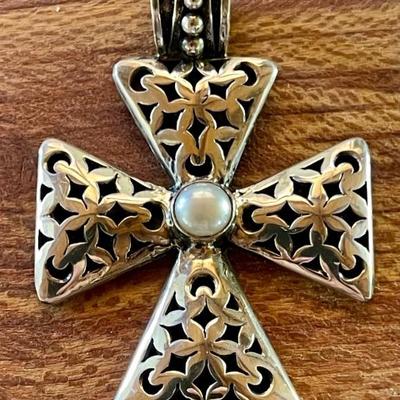 Sterling Silver & Pearl Handmade Cross Pendant - Total Weight 14.14 Grams 