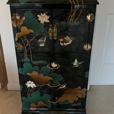 Chinoiserie, Asian style jewelry chest