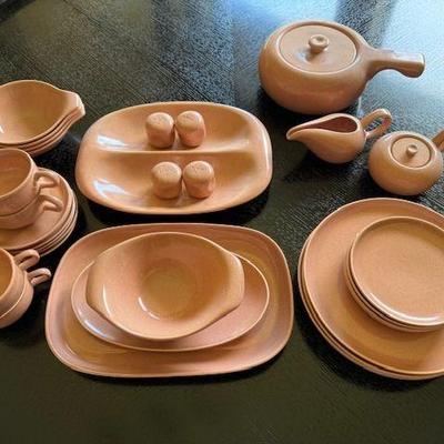 Russel Wright dinnerware, Coral