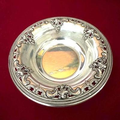 Grande Baroque by Wallace Silversmiths sterling bonbon bowl