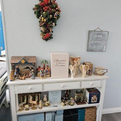 Jim Shore nativity,,  SOLD...Willie Raye  figurines 