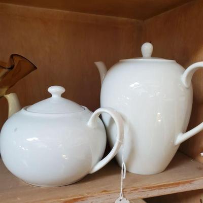 White Ceramic China & pottery of various makes