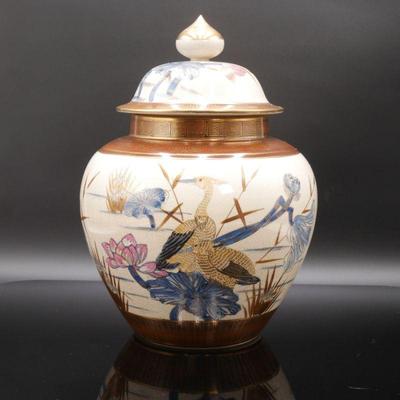 Hand Painted Toyo Kutani Satsuma Japan Satsuma Lidded Container