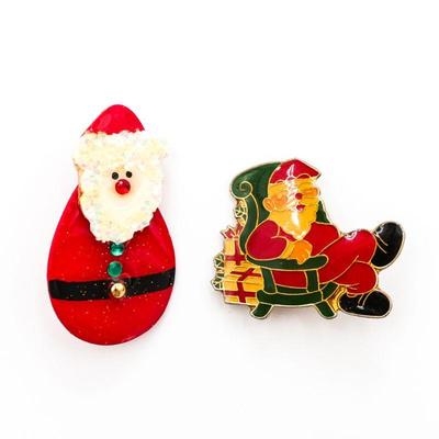 Pair Of Vintage Santa Claus Pins