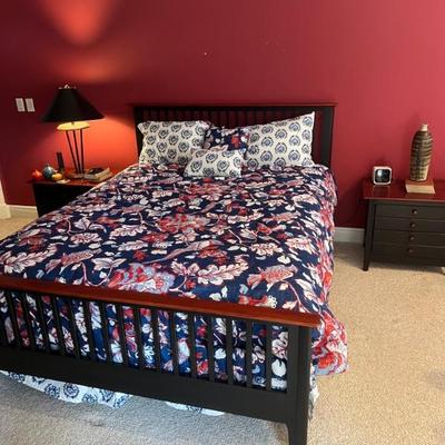Queen bedroom set $200 OBO 