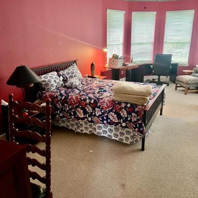 Queen bedroom set $200 OBO