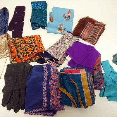 1075	ASSORTED LADIES SCARVES, GLOVES AND TIES INCLUDING ANNE KLIEN AND BLOOMINGDALES
