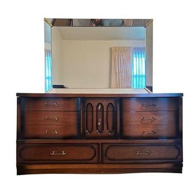 Lot 048-002  
MCM Basset Furniture Chest of Drawers with Mirror