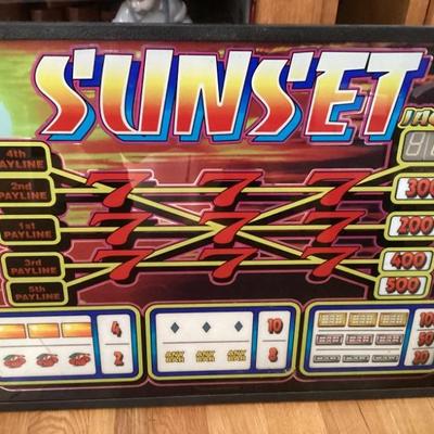 Slot machine, graphic panel