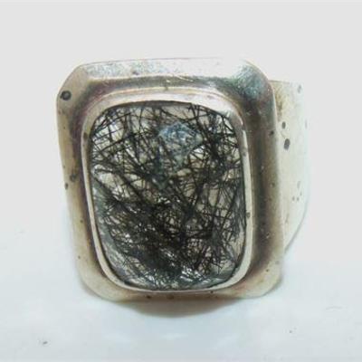 Lot 029  
Sterling Silver rutilated ring