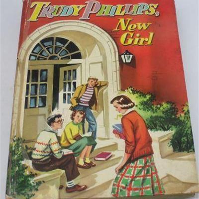 Lot 042   
VTG book TRUDY PHILLIPS New Girl